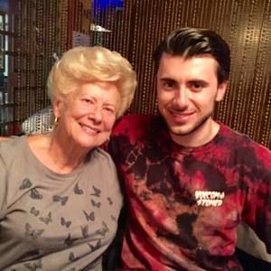 Meet your Posher, Christian